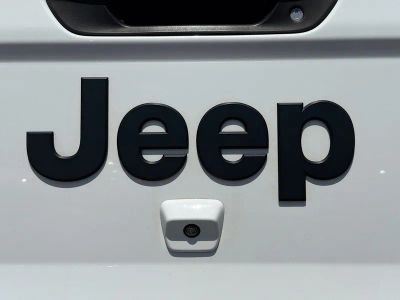2020 Jeep Gladiator — photo 11 view
