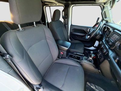 2020 Jeep Gladiator — photo 14 view