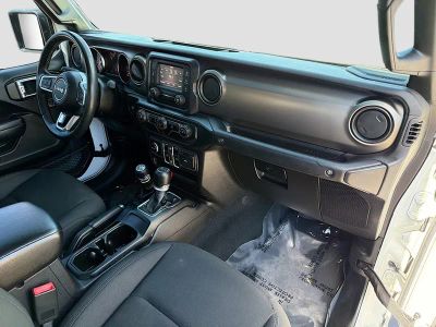 2020 Jeep Gladiator — photo 13 view