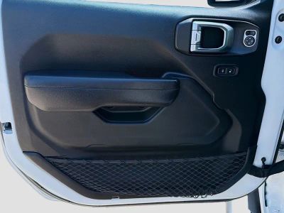 2020 Jeep Gladiator — photo 21 view