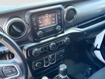 2020 Jeep Gladiator — photo 27 view