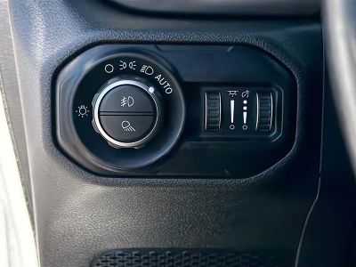 2020 Jeep Gladiator — photo 34 view