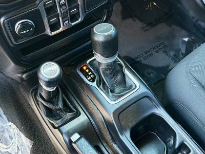 2020 Jeep Gladiator — photo 28 view