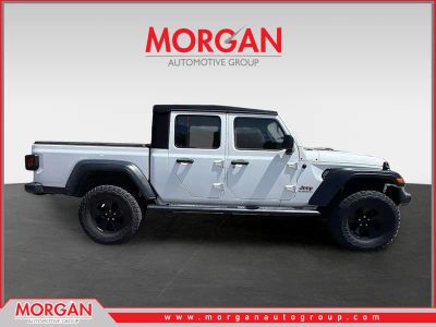 2020 Jeep Gladiator — side profile view