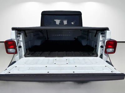 2020 Jeep Gladiator — photo 12 view