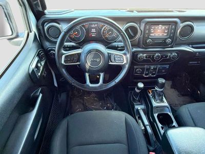 2020 Jeep Gladiator — photo 16 view