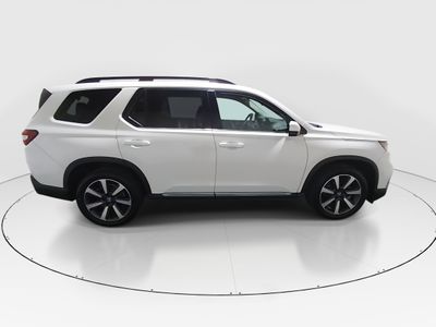 2023 Honda Pilot — photo 8 view