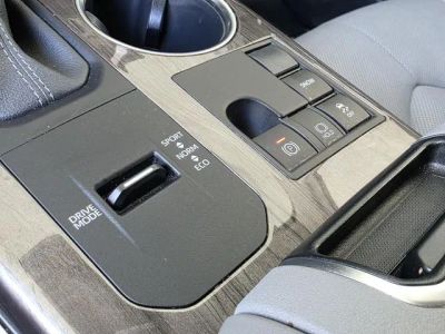 2023 Toyota Highlander - Photo 29