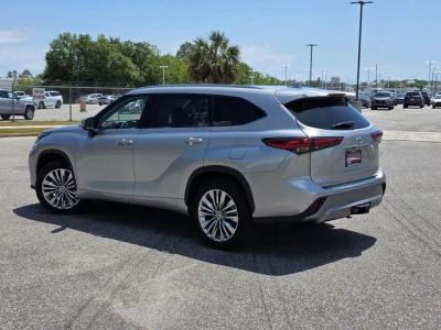 2023 Toyota Highlander - Photo 4