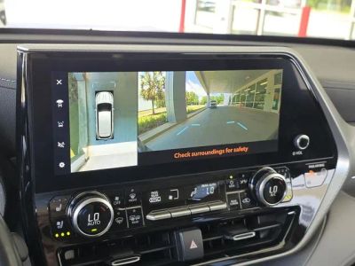 2023 Toyota Highlander - Photo 19