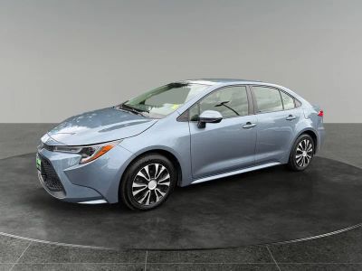 2020 Toyota Corolla — rear three-quarter view