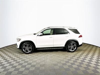 2022 Mercedes-Benz GLE — interior view
