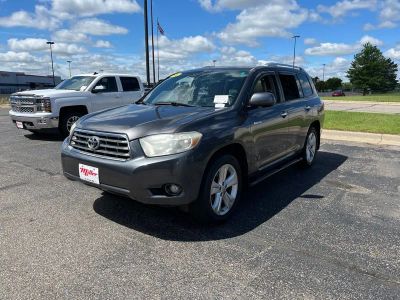 2010 Toyota Highlander — interior view