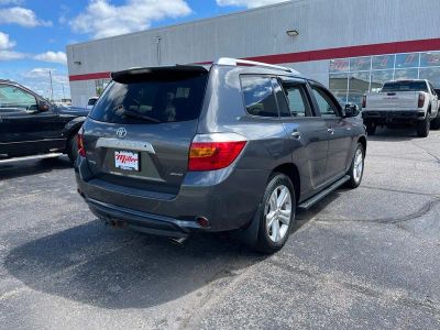 2010 Toyota Highlander — side profile view