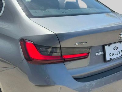 2025 BMW 3 Series — photo 10 view