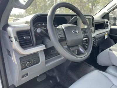 2026 Ford F-350SD — photo 15 view