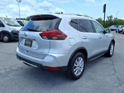 2018 Nissan Rogue — detail view