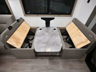 2027 Jayco GREYHAWK — photo 18 view