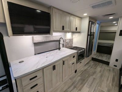 2024 Forest River Sunseeker - Photo 6