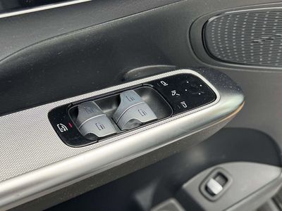 2026 Mercedes-Benz GLC — photo 18 view