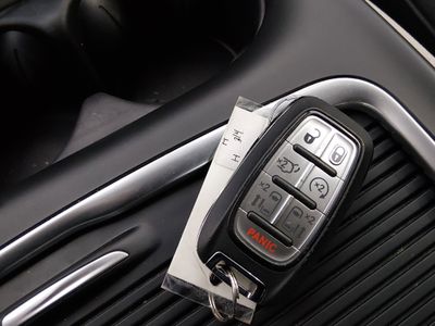 2024 Chrysler Pacifica — photo 15 view
