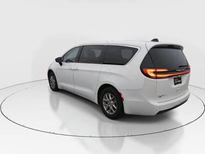 2024 Chrysler Pacifica — detail view