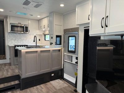 2025 Jayco Seismic - Photo 15