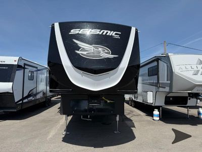 2025 Jayco Seismic - Photo 3