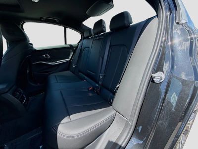 2026 BMW 3 Series — photo 21 view