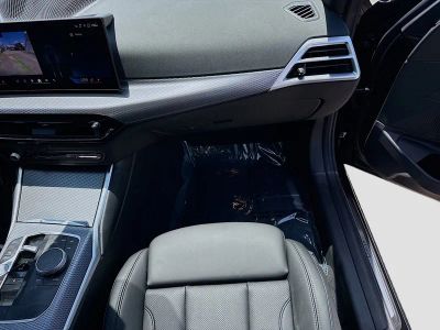 2026 BMW 3 Series — photo 18 view