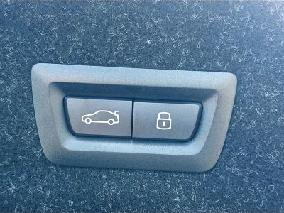 2026 BMW 3 Series — photo 13 view
