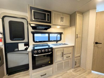2022 Forest River RV Flagstaff Shamrock - Photo 19
