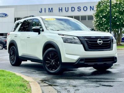 2024 Nissan Pathfinder — side profile view