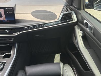 2023 BMW X7 — photo 17 view