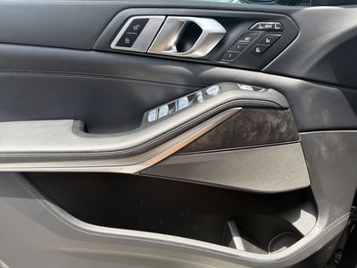 2023 BMW X7 — photo 27 view