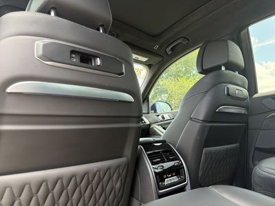 2023 BMW X7 — photo 20 view