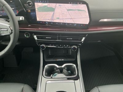 2026 Chevrolet Traverse — photo 12 view