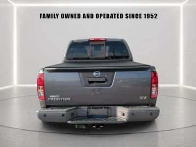2020 Nissan Frontier — detail view