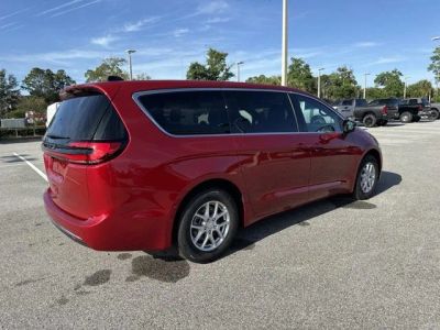 2027 Chrysler Pacifica — side profile view