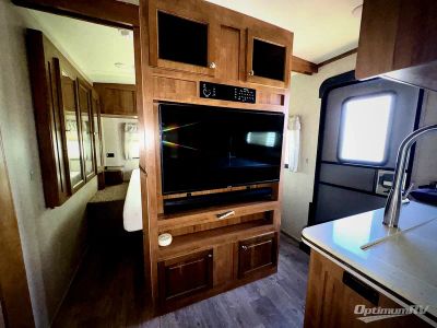 2018 Forest River Rockwood Signature Ultra Lite — side profile view