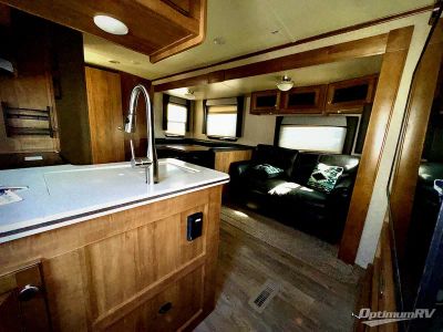 2018 Forest River Rockwood Signature Ultra Lite — front three-quarter view
