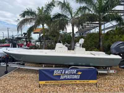 2025 Skeeter SX241 — front three-quarter view