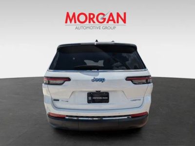 2023 Jeep Grand Cherokee L — engine compartment view