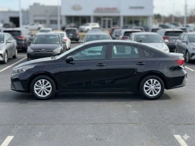 2023 Kia Forte - Photo 3