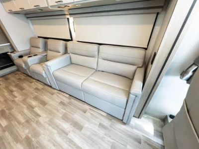 2027 Thor Motor Coach WINDSPORT — photo 7 view