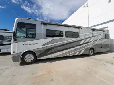 2027 Thor Motor Coach WINDSPORT — photo 28 view