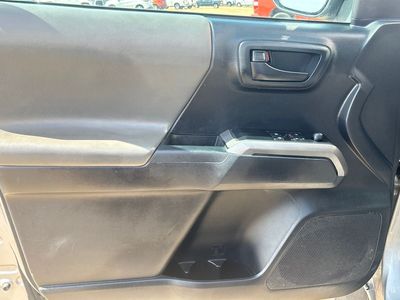 2019 Toyota Tacoma - Photo 5