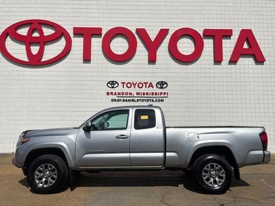 2019 Toyota Tacoma - Photo 2