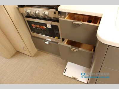 2025 Airstream Globetrotter - Photo 22