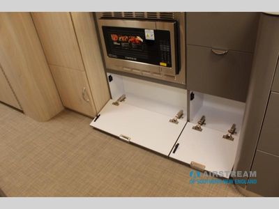 2025 Airstream Globetrotter - Photo 23